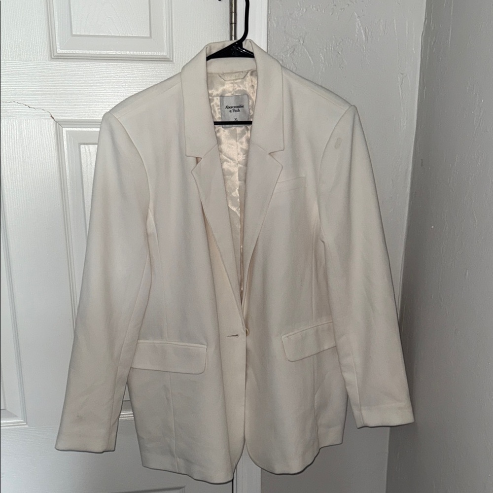 Abercrombie & Fitch White Blazer